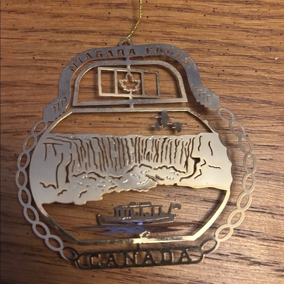 Niagara Falls Canada gold Ornament - Picture 2 of 2